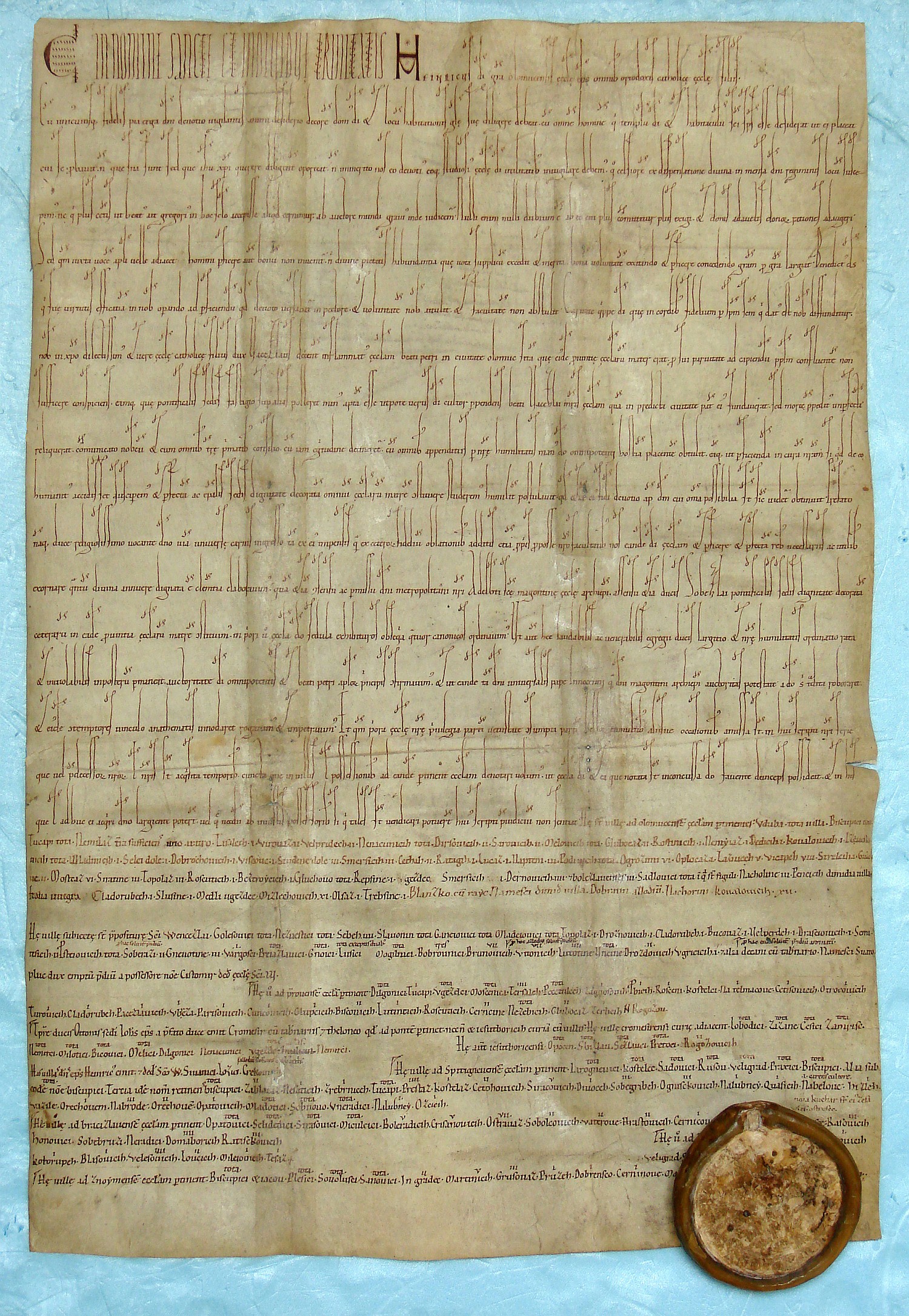 Pergamenová listina olomouckého biskupa Jindřicha Zdíka z roku 1141 s výčtem tehdejších biskupských statků (ZAO, MCO, ič. 1)