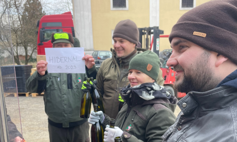 Pomoc Arcibiskupskému zámeckému vínu